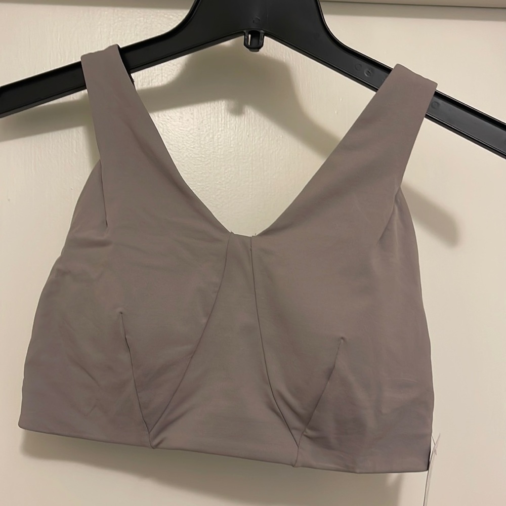 Brand new lululemon sports bra